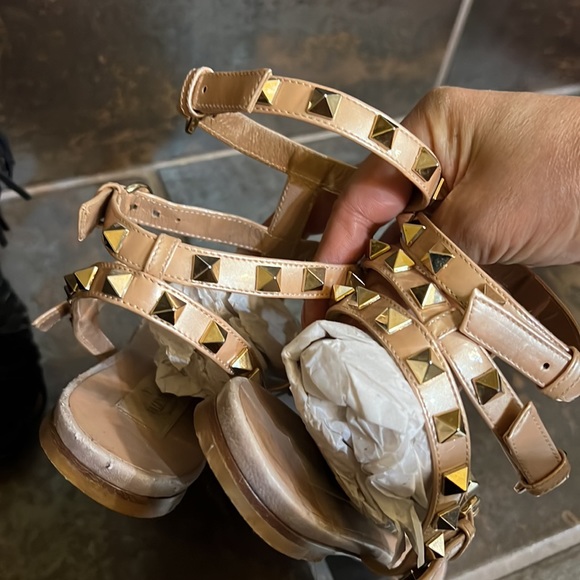 Authentic Valentino Rockstud Sandals - Picture 8 of 16